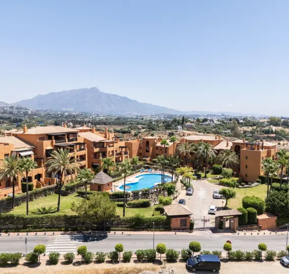 Продажа апартаментов на среднем этаже в Benahavís