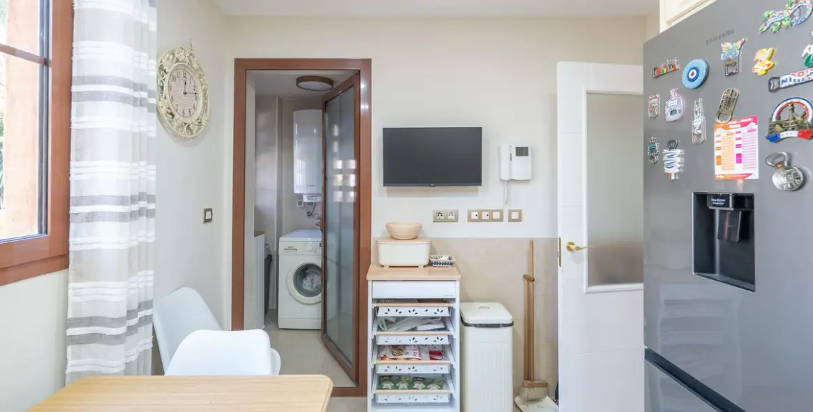 Sale of middle floor apartment in Benahavís 4