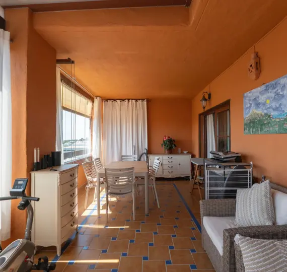 Продажа апартаментов на среднем этаже в Benahavís