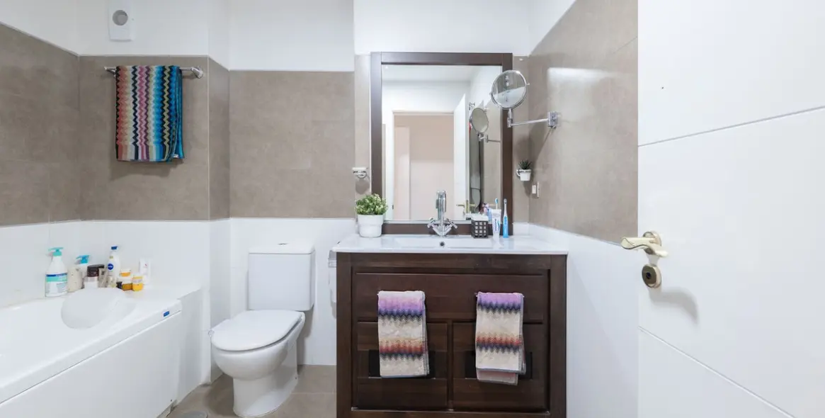 Sale of middle floor apartment in Benahavís 13