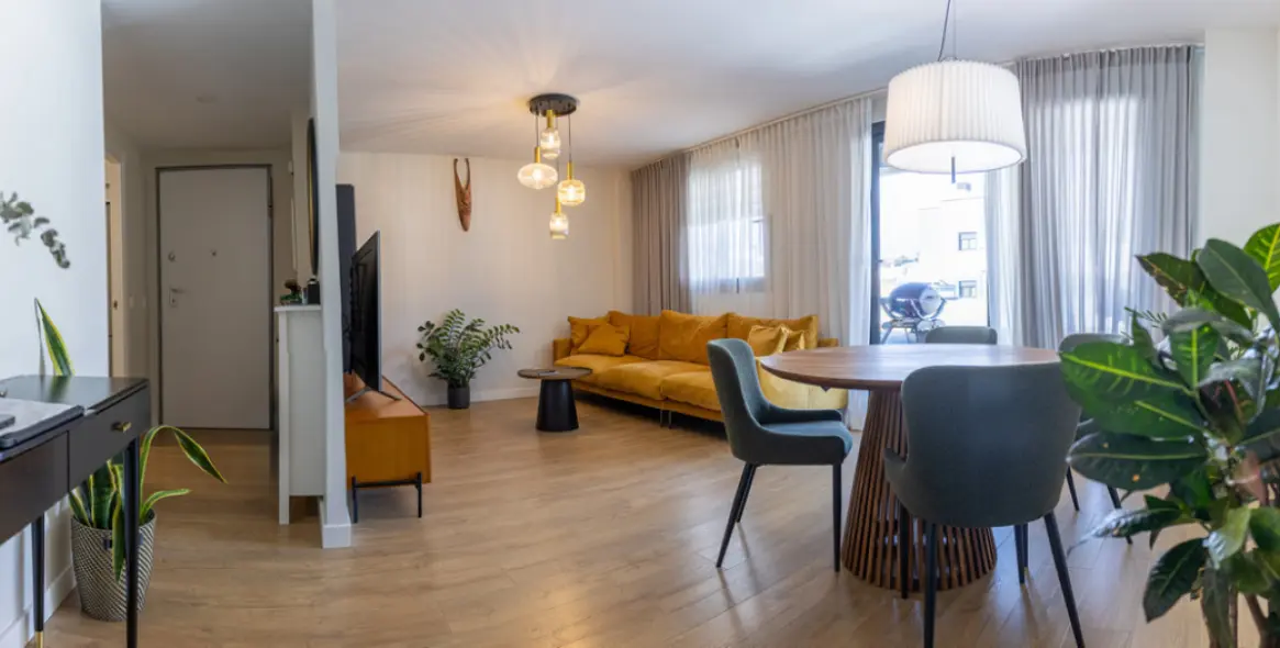 Sale of middle floor apartment in Estepona (district Estepona) 1