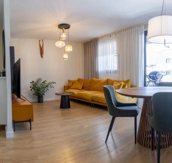 Middle floor apartment R5080579