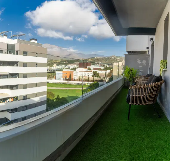 Middle floor apartment R5080579