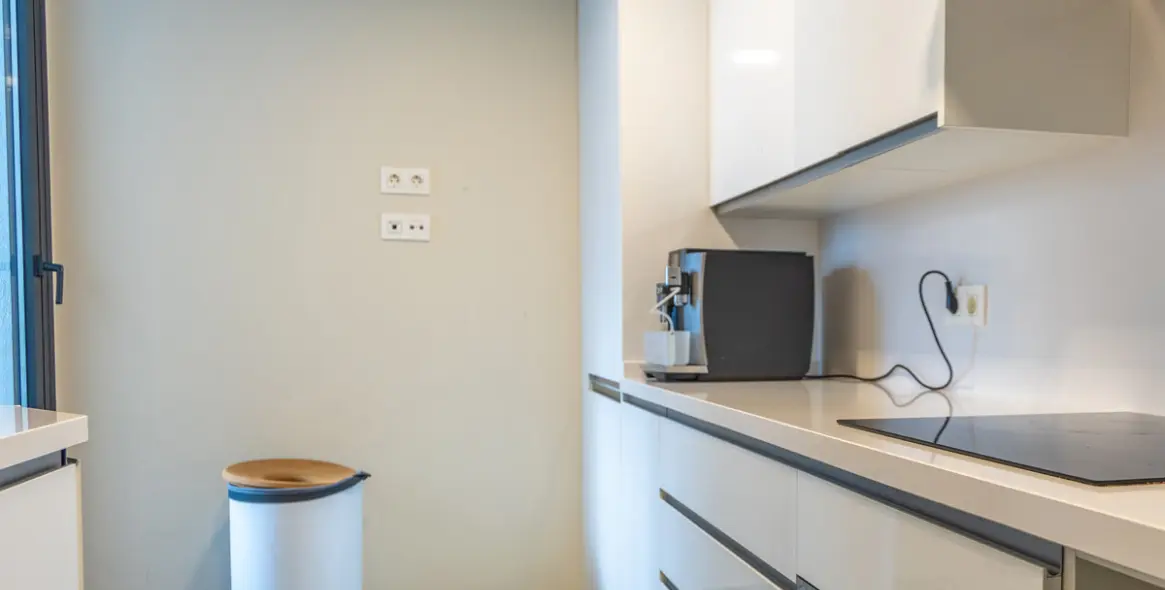 Sale of middle floor apartment in Estepona (district Estepona) 10