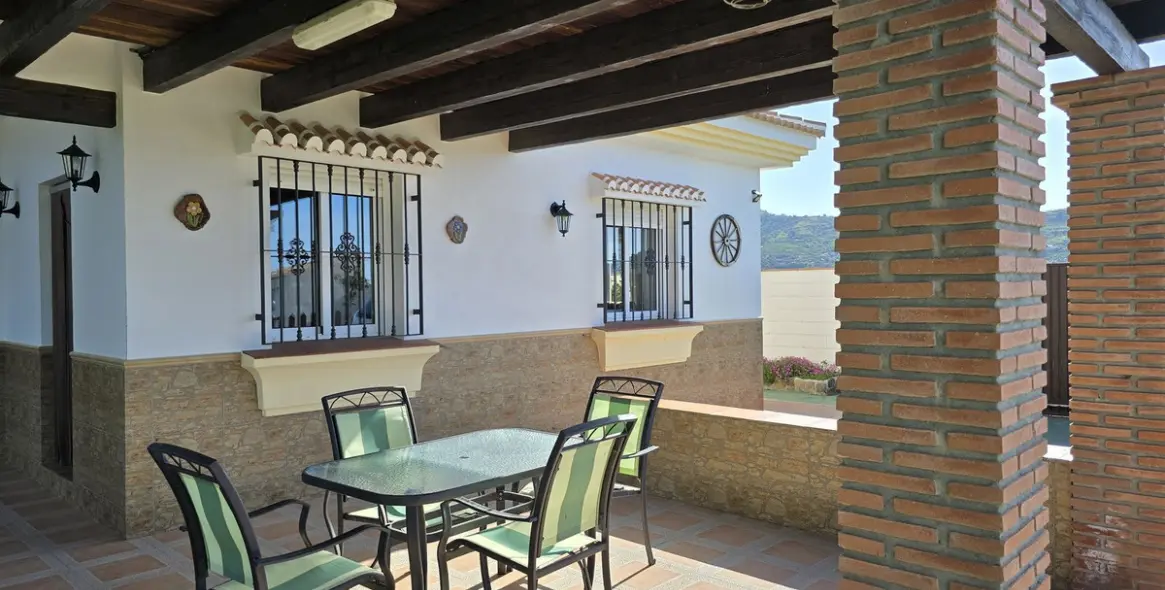 Sale of detached villa in Cómpeta 4