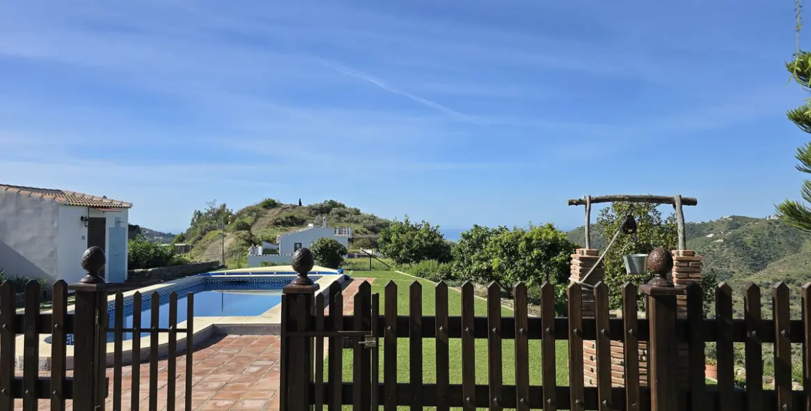 Sale of detached villa in Cómpeta 25