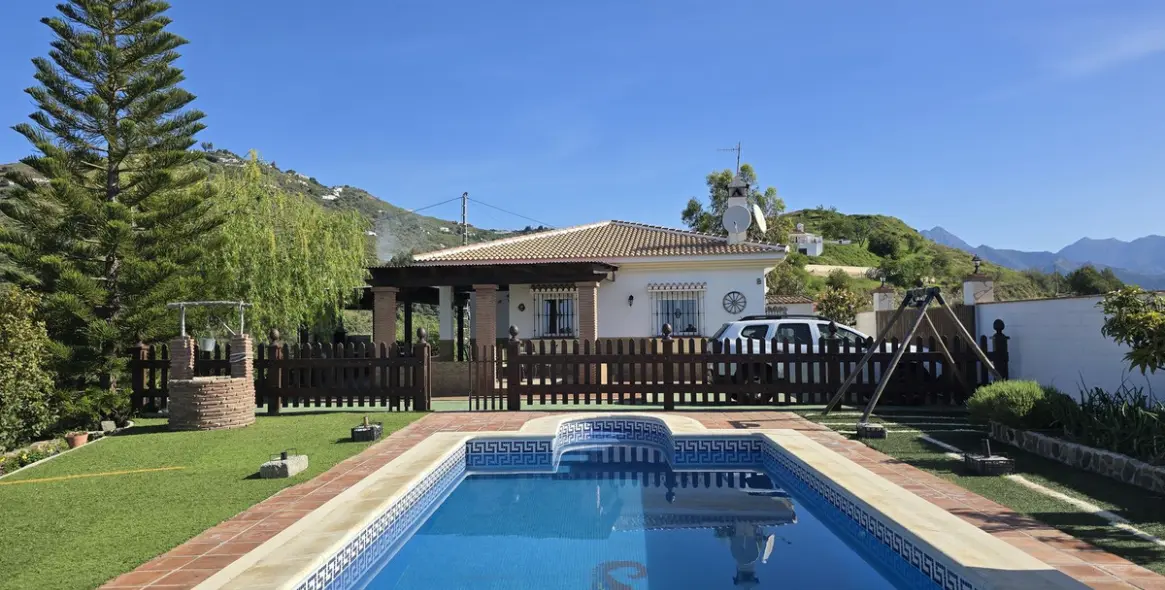 Sale of detached villa in Cómpeta 28
