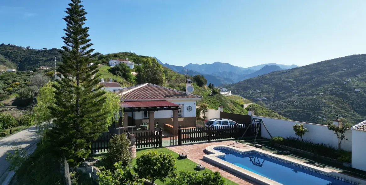 Sale of detached villa in Cómpeta 42