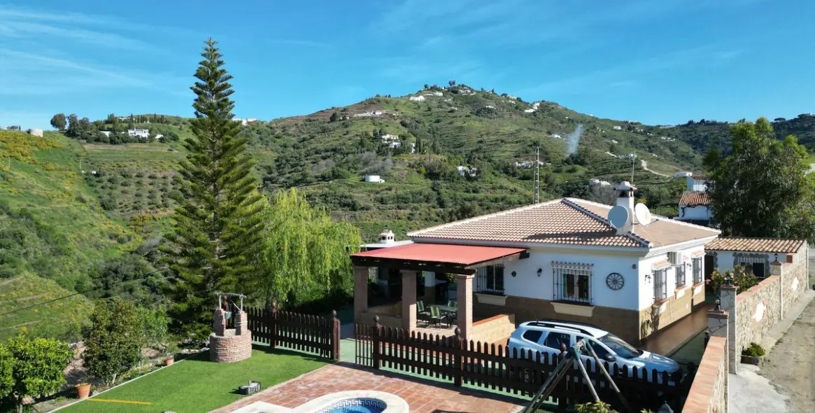 Sale of detached villa in Cómpeta 43