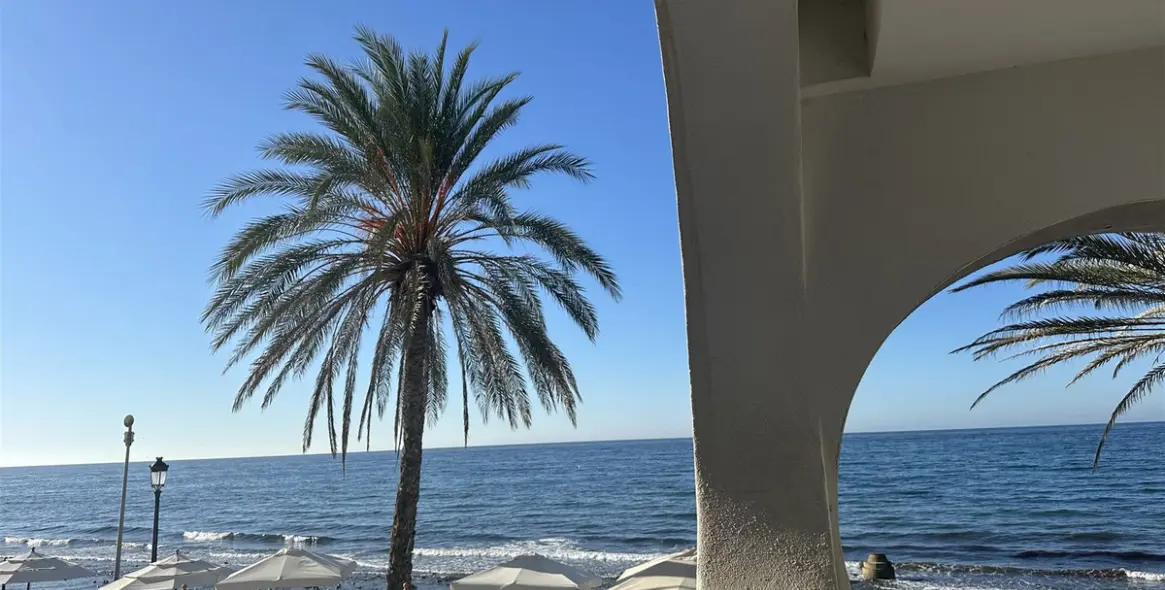 Продажа апартаментов на среднем этаже в San Pedro de Alcántara 1