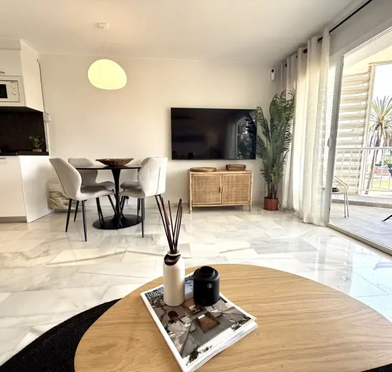 Sale of middle floor apartment in San Pedro de Alcántara