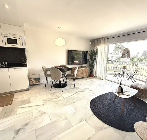 Sale of middle floor apartment in San Pedro de Alcántara