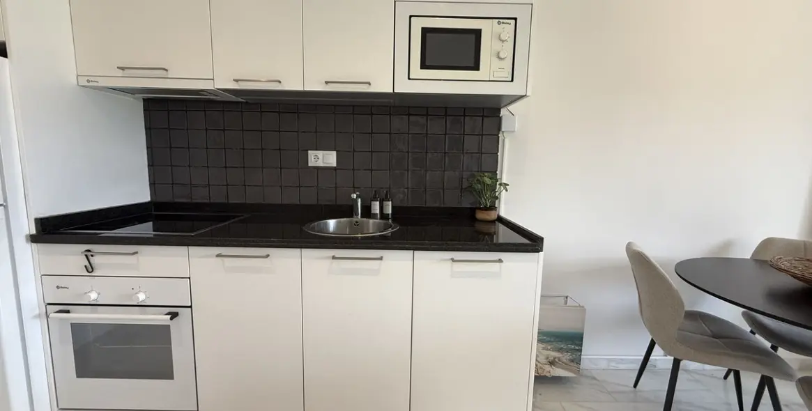 Sale of middle floor apartment in San Pedro de Alcántara 23