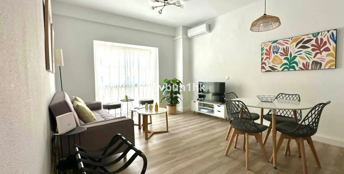 Sale of ground floor apartment in Malaga (district Málaga Centro) 1