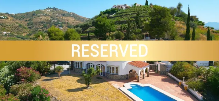 Sale of detached villa in Cómpeta 0