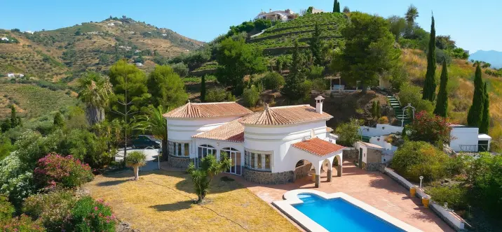 Sale of detached villa in Cómpeta 1