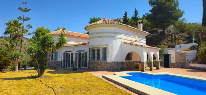 Sale of detached villa in Cómpeta 2