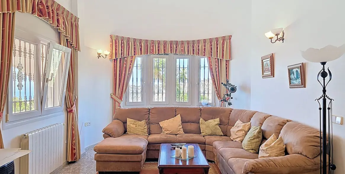 Sale of detached villa in Cómpeta 18