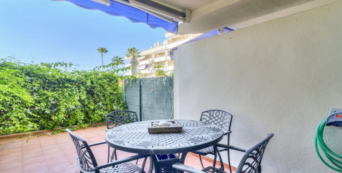 Sale of ground floor apartment in The Golden Mile 12