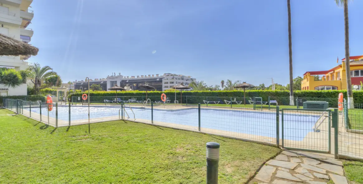 Sale of ground floor apartment in The Golden Mile 15