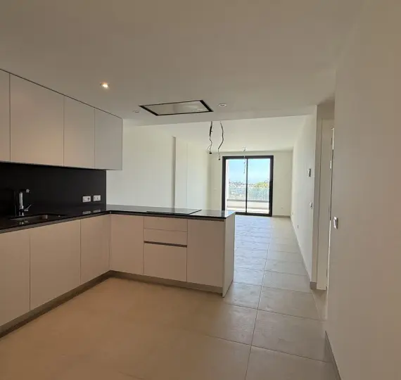 Продажа апартаментов на среднем этаже в Calanova Golf