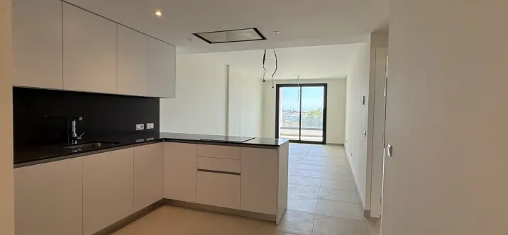 Продажа апартаментов на среднем этаже в Calanova Golf 0