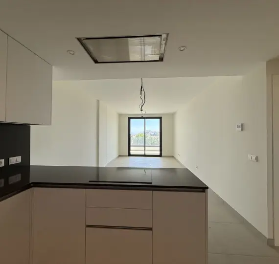 Продажа апартаментов на среднем этаже в Calanova Golf