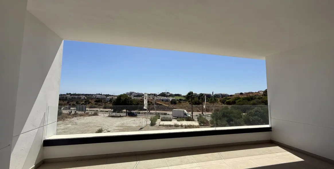 Продажа апартаментов на среднем этаже в Calanova Golf 5