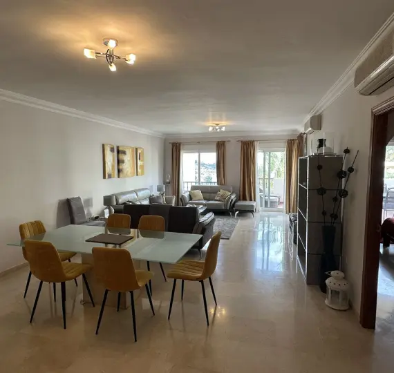 Продажа апартаментов на среднем этаже в La Cala Hills