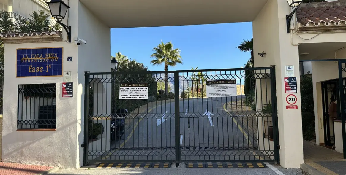 Продажа апартаментов на среднем этаже в La Cala Hills 23