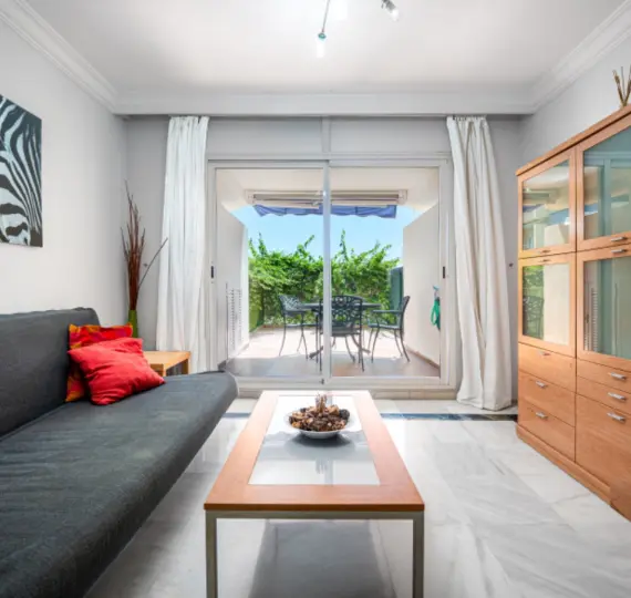 Продажа апартаментов на среднем этаже в Marbella