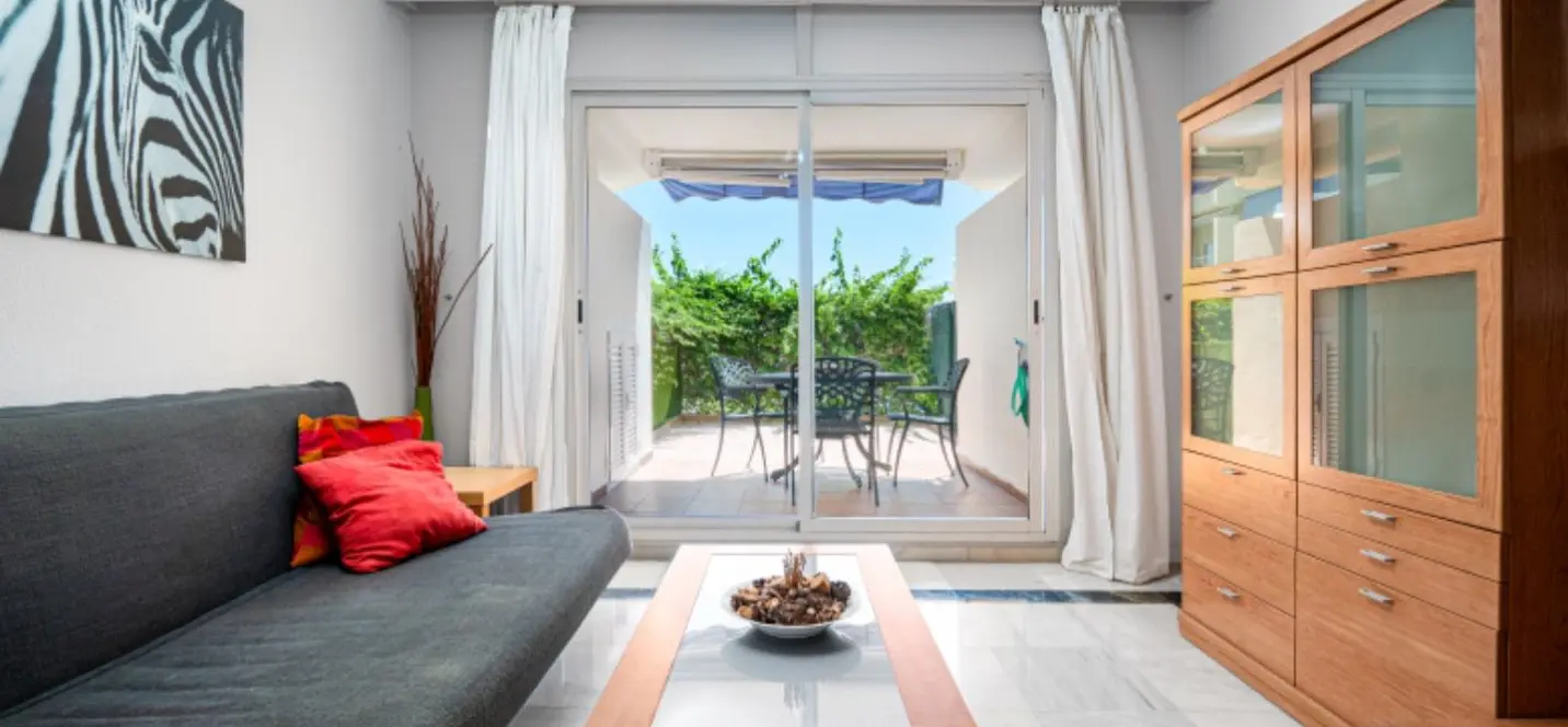 Sale of middle floor apartment in Marbella 1