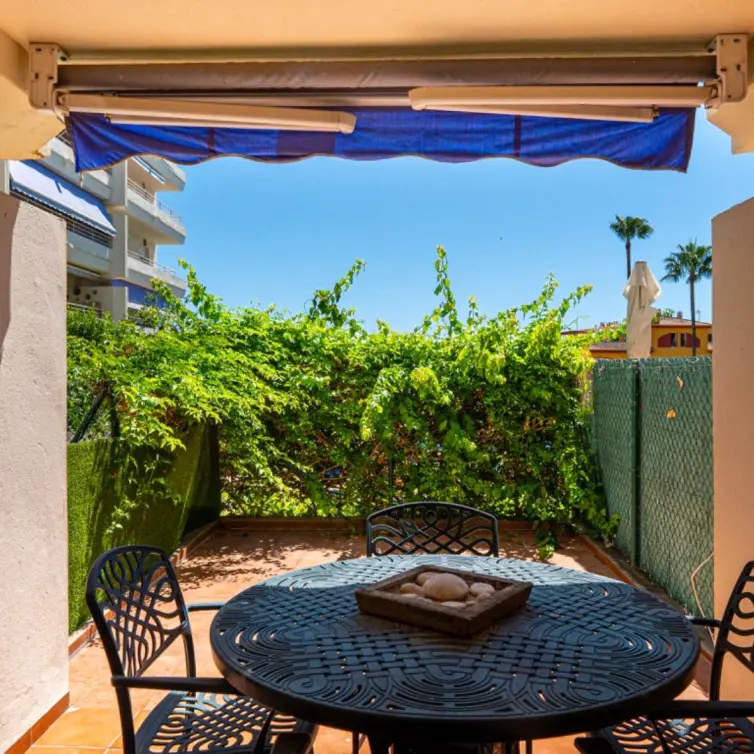 Sale of middle floor apartment in Marbella