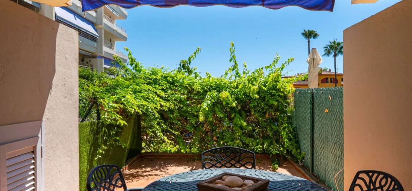 Sale of middle floor apartment in Marbella 2