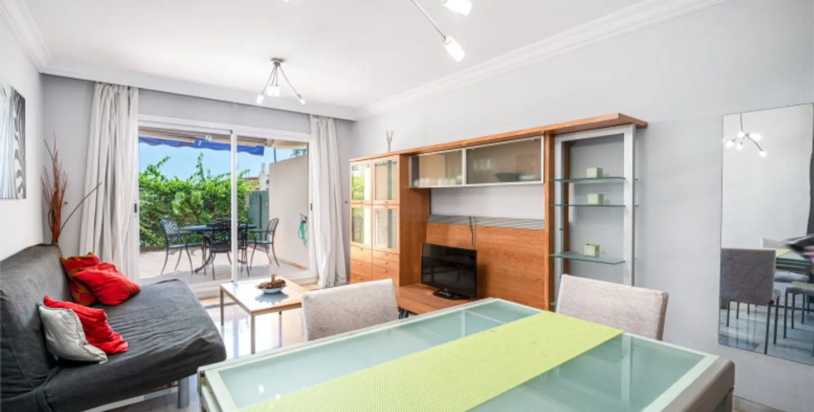 Venta de apartamento en planta media en Marbella 4