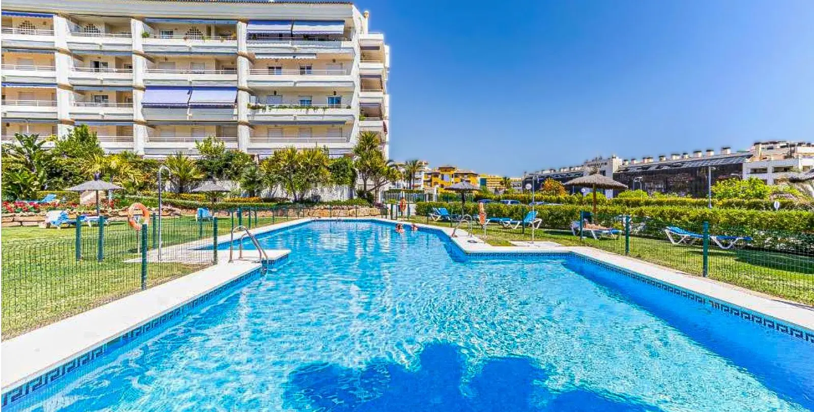 Venta de apartamento en planta media en Marbella 6