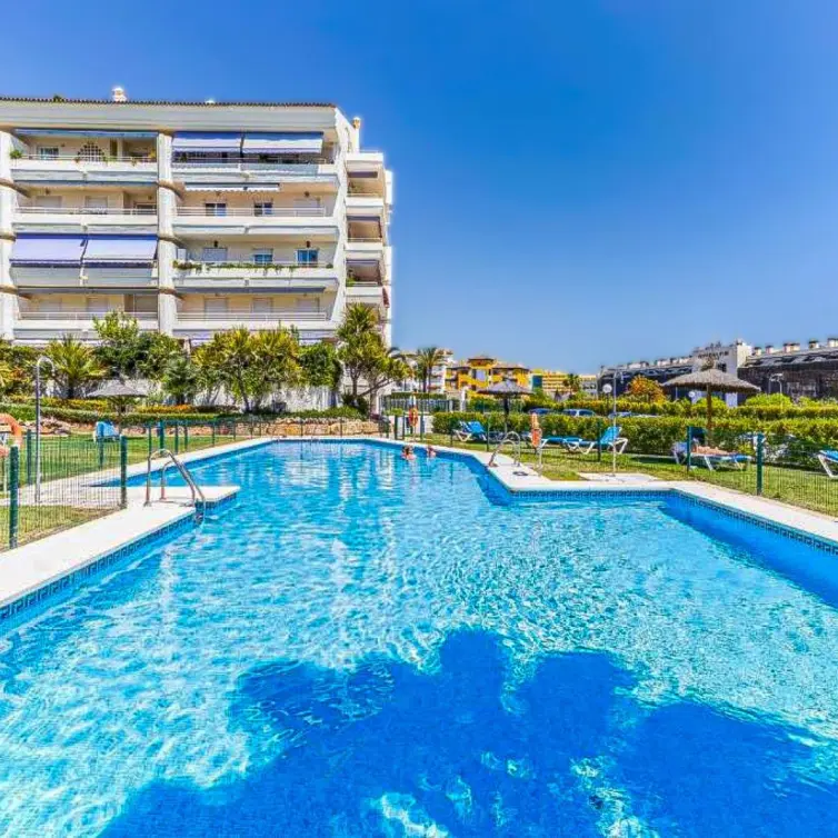 Sale of middle floor apartment in Marbella