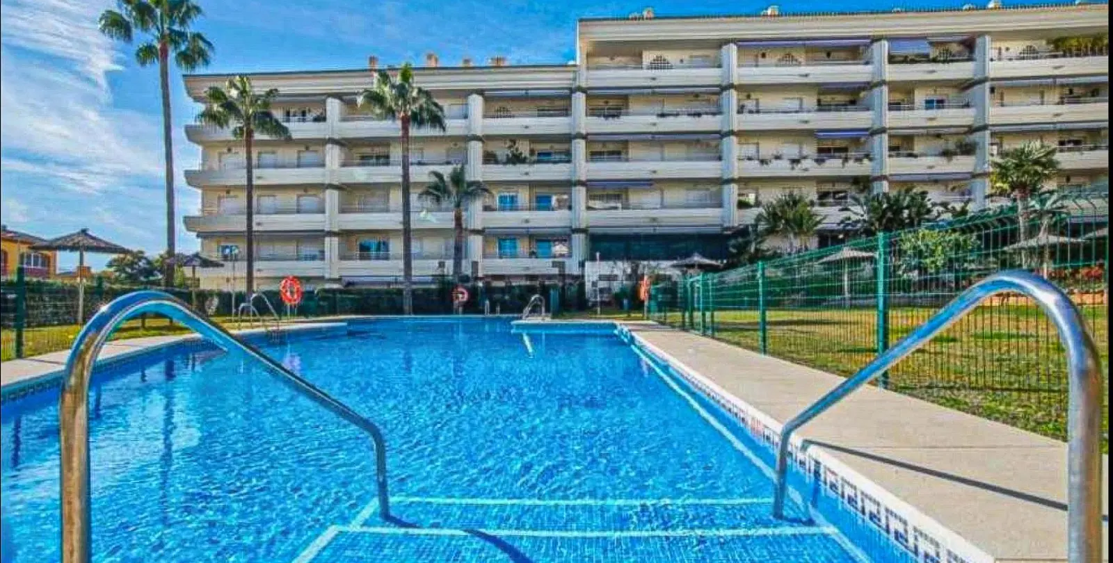 Venta de apartamento en planta media en Marbella 13