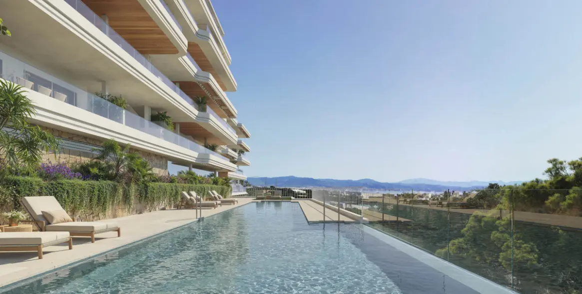 Sale of ground floor apartment in Torremolinos 2