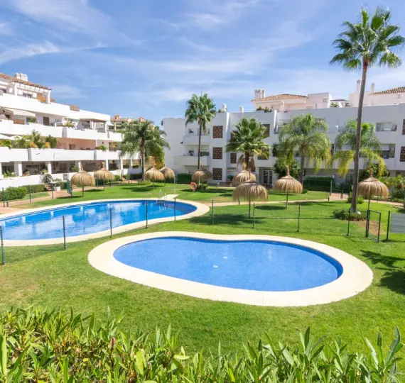 Middle floor apartment R5167615