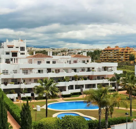 Middle floor apartment R5167615