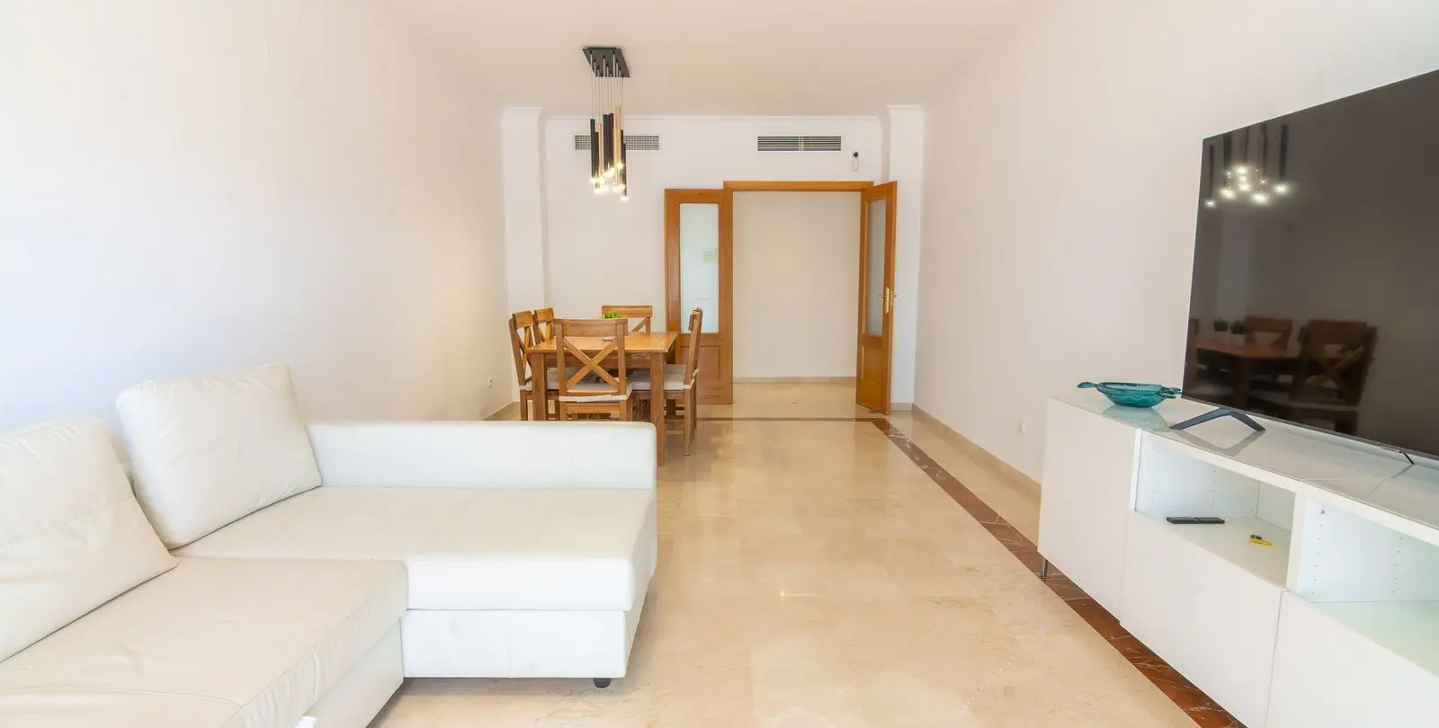 Sale of middle floor apartment in Estepona 6