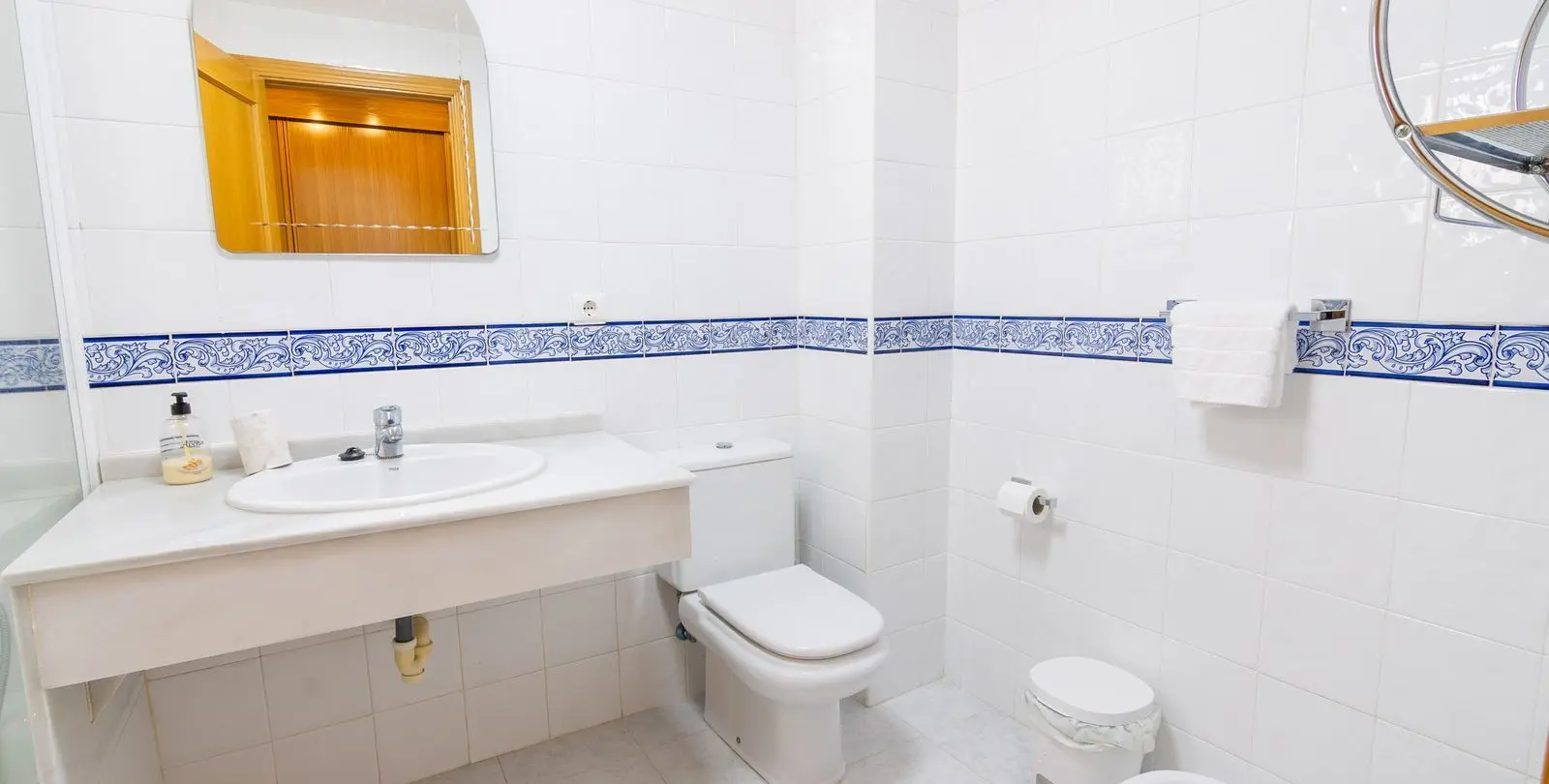 Sale of middle floor apartment in Estepona 18