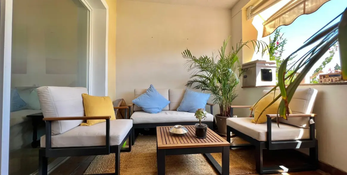 Продажа апартаментов на среднем этаже в Guadalmina Alta 2