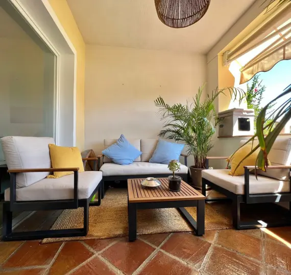 Sale of middle floor apartment in Guadalmina Alta