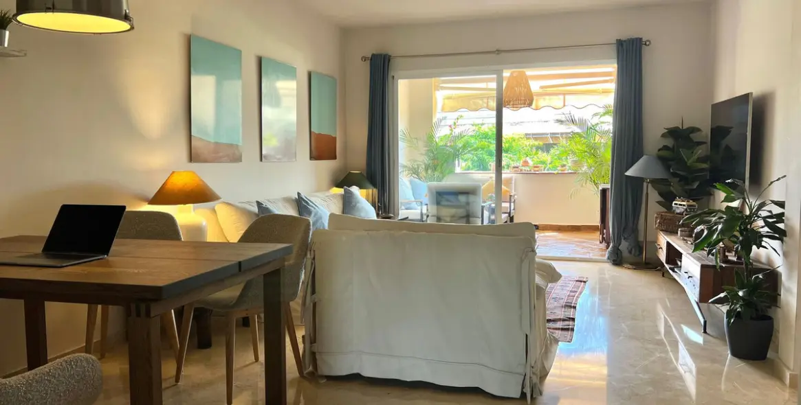 Продажа апартаментов на среднем этаже в Guadalmina Alta 4