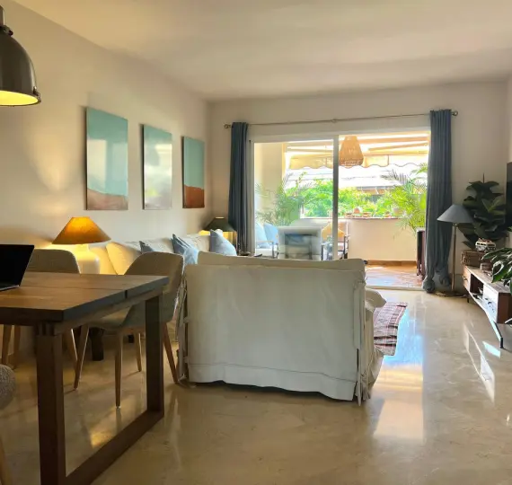 Sale of middle floor apartment in Guadalmina Alta