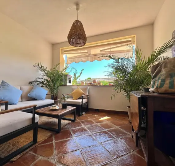 Sale of middle floor apartment in Guadalmina Alta