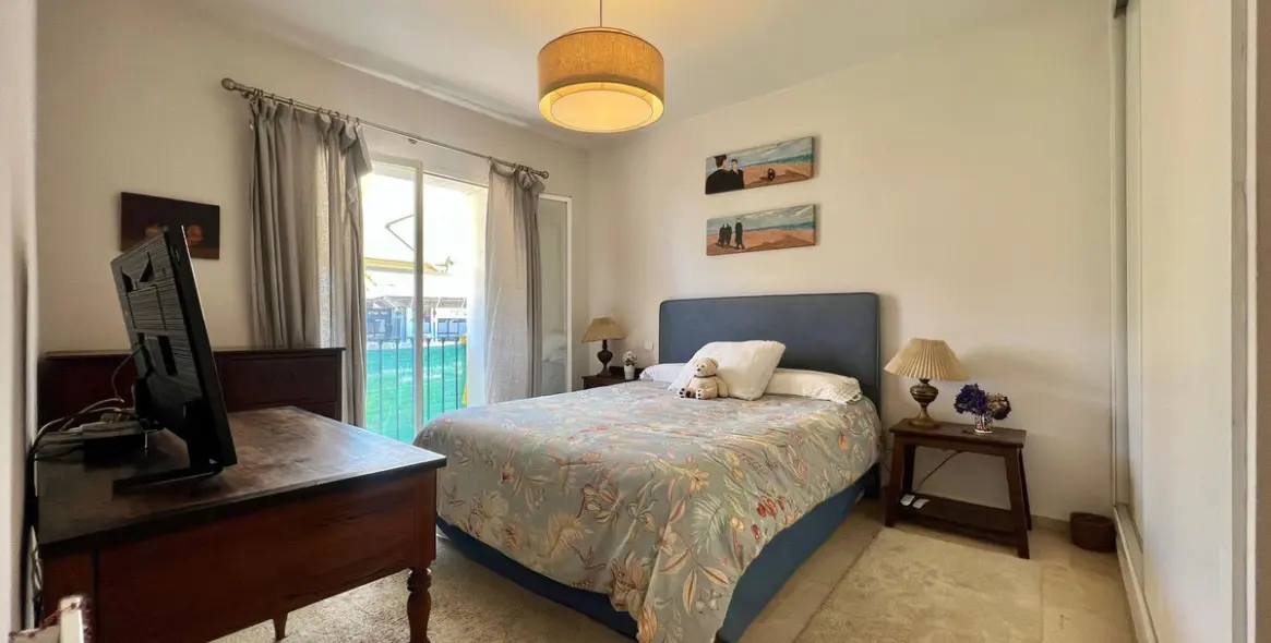 Продажа апартаментов на среднем этаже в Guadalmina Alta 12