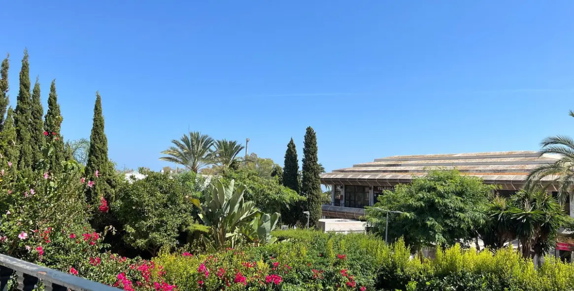 Продажа апартаментов на среднем этаже в Guadalmina Alta 13